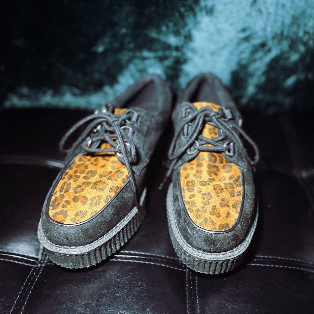 T.U.K Black/Leopard Creepers
